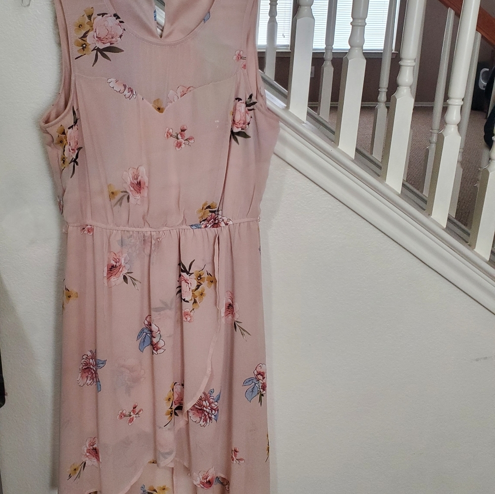 High low sleeveless dress